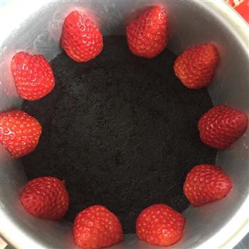 草莓慕斯蛋糕的做法图解2