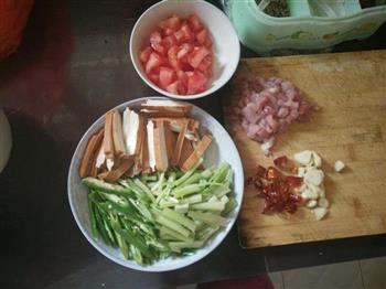 芹菜香干炒肉的做法步骤2