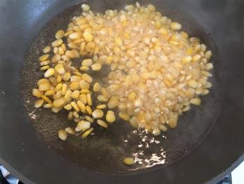 松仁玉米的做法步骤1