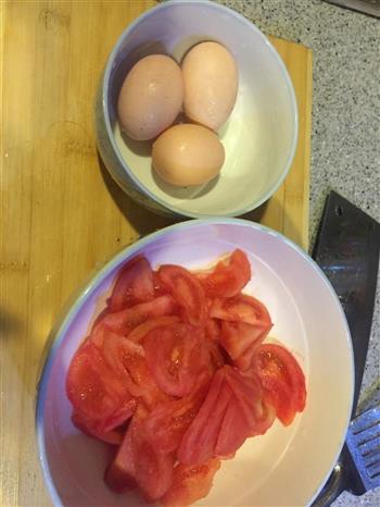 西红柿炒鸡蛋 番茄炒蛋 简单又好吃的做法步骤1