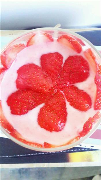 草莓味酸奶盆栽的做法步骤6