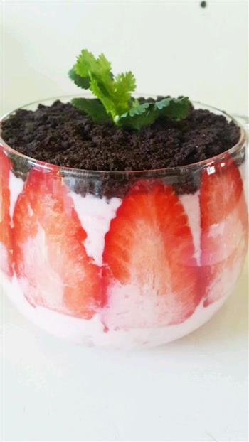 草莓味酸奶盆栽的做法图解8