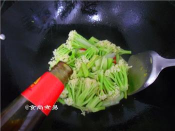 广式腊肠炒花菜的做法图解9