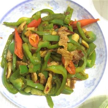 青椒回锅肉 正宗川菜做法的做法步骤9