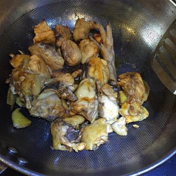 胡萝卜香菇烧鸡 营养美味的做法步骤4