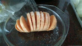 微波炉烤红薯的做法步骤1