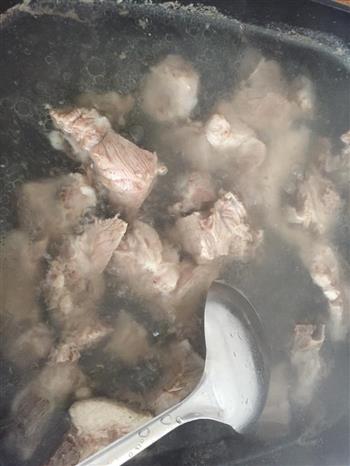 排骨炖土豆配锅贴的做法图解6