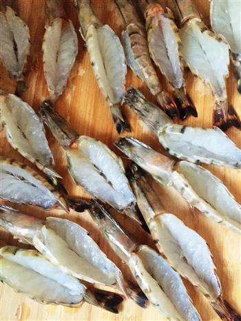 芝士焗大虾，奶油蒜蓉大虾的做法图解1