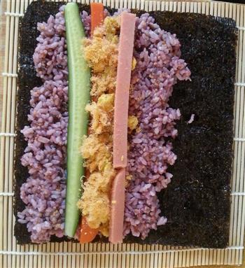 紫米寿司的做法图解4