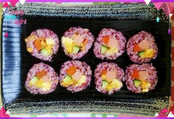 紫米寿司的做法图解7