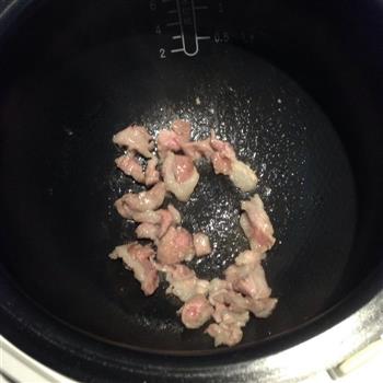 电饭煲版香干炒肉片的做法步骤1