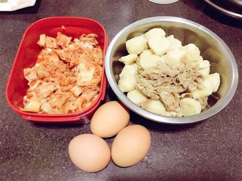 辣白菜杂焖锅的做法步骤1