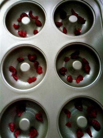 蔓越莓蛋糕甜甜圈的做法步骤3