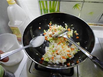 蔬菜炒饭的做法步骤9