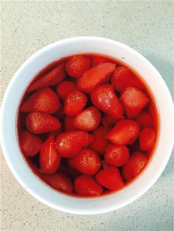 冰镇草莓罐头的做法步骤5