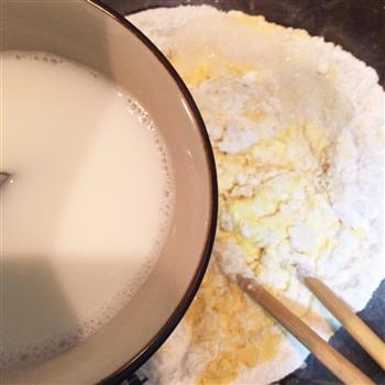 奶香玉米软饼的做法步骤2