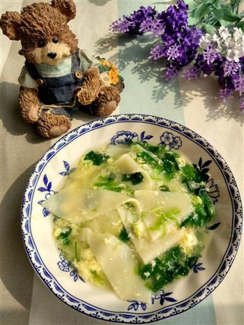 儿童辅食—简单好吃—菠菜鸡蛋面片汤的做法步骤9