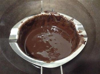 暖心的熔岩巧克力蛋糕的做法步骤1
