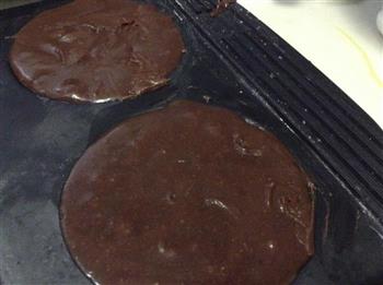 暖心的熔岩巧克力蛋糕的做法步骤5