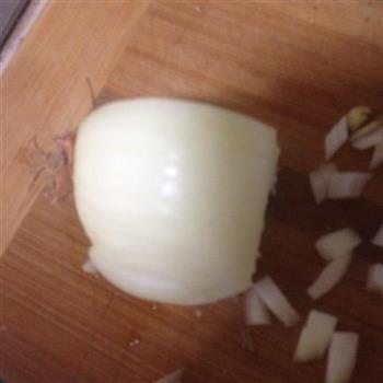 炸肉丸滷白菜的做法步骤2