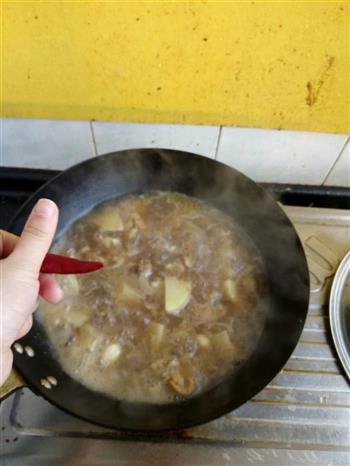 土豆粉条炖鸡块的做法步骤14