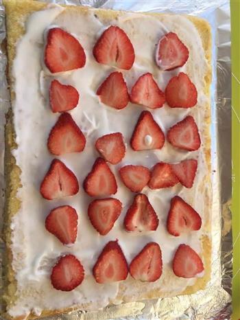 草莓蛋糕卷的做法步骤1