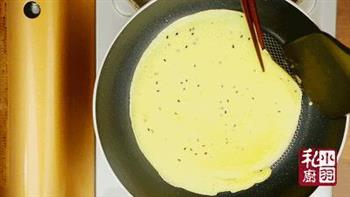 黑芝麻鸡蛋卷，这样做就能酥的不要不要的的做法步骤6