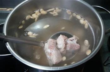 祛湿排骨汤的做法步骤3