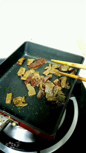 泰小妍-黑椒牛肉粒芝士焗饭的做法图解2
