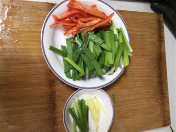 韭菜炒豆芽的做法步骤2