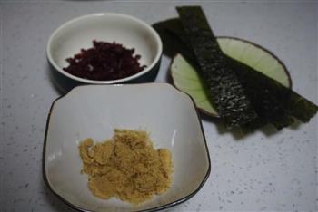 传说中最受欢迎的宝贝饭-紫米肉松饭团的做法步骤3