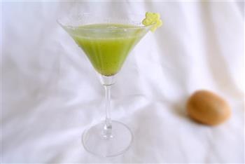 黄瓜猕猴桃汁的做法图解6