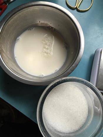 牛奶鸡蛋布丁-完美废物利用的做法步骤1