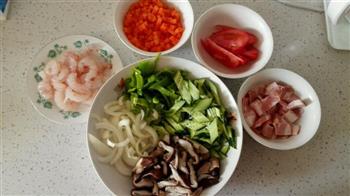 海鲜蔬菜芝士焗饭的做法步骤1