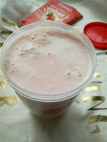 缤纷水果酸奶杯的做法步骤4