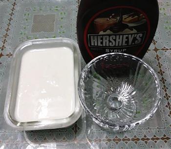 巧克力拉花老酸奶的做法步骤1