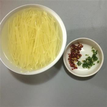 醋溜土豆丝-开胃小菜的做法图解2