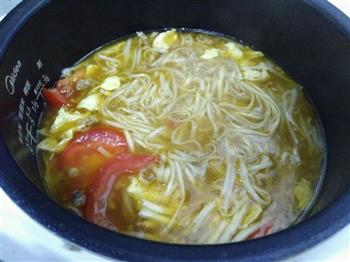 电饭煲制作鸡蛋肉丁西红柿面美味可口健康实惠的做法步骤6