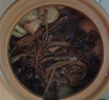 茶树菇排骨汤的做法步骤8