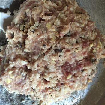 马蹄香菇肉丸子的做法步骤1