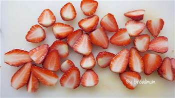 草莓芒果沙冰的做法步骤3