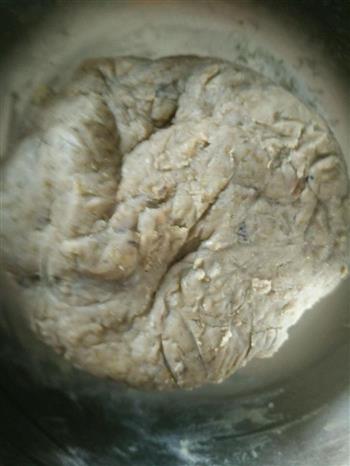 绿豆沙蛋黄酥的做法步骤3
