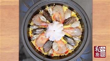 西班牙海鲜饭，以食取暖是基本技能的做法步骤10