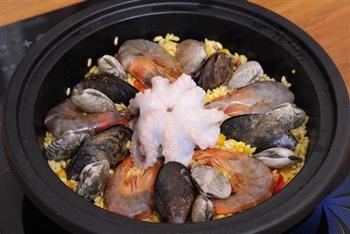 西班牙海鲜饭，以食取暖是基本技能的做法步骤9