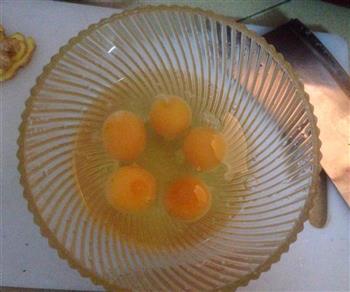 艾草煎蛋的做法图解3