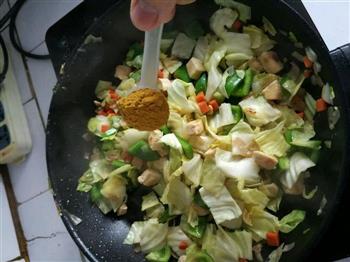 咖喱鸡肉蔬菜炒饭的做法步骤4