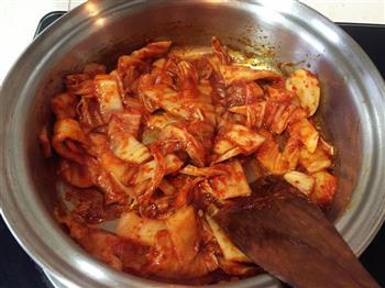 韩式辣白菜汤的做法步骤3