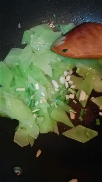 清炒莴苣的做法步骤6