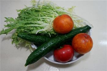 多彩蔬果大拌菜的做法步骤1