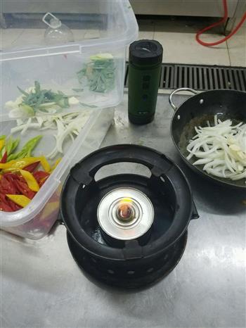干锅黑椒牛柳的做法步骤2